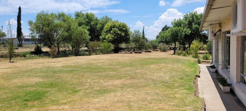 5 Bedroom Property for Sale in Bloemspruit Free State